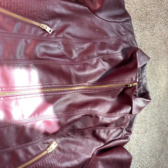 Leather jacket - Picture 2 of 7